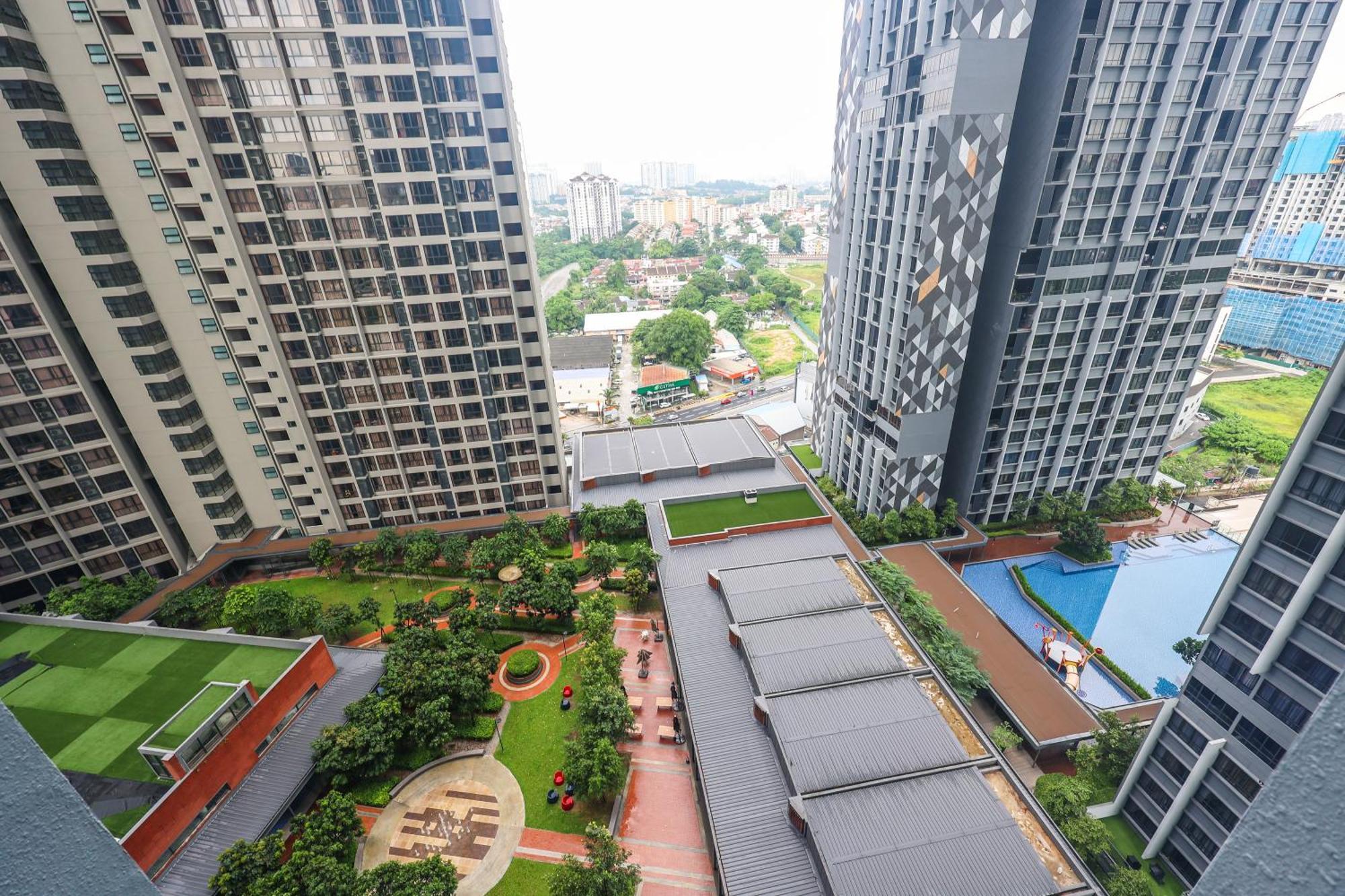Ferienwohnung Millerz Square By Mykey Kuala Lumpur Exterior foto The panorama of the complex