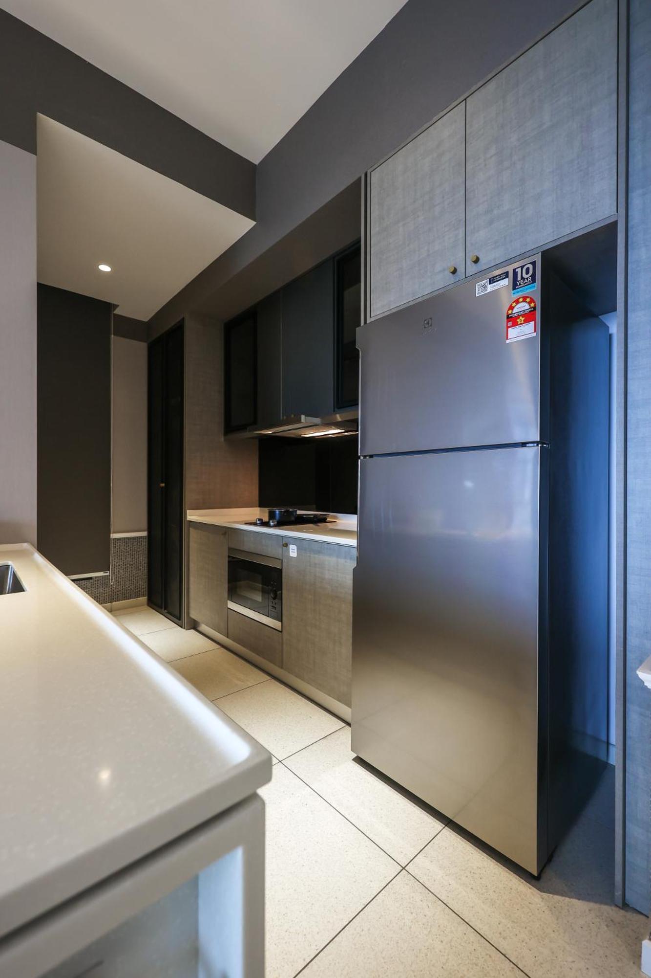 Ferienwohnung Millerz Square By Mykey Kuala Lumpur Exterior foto A refrigerator in a kitchen