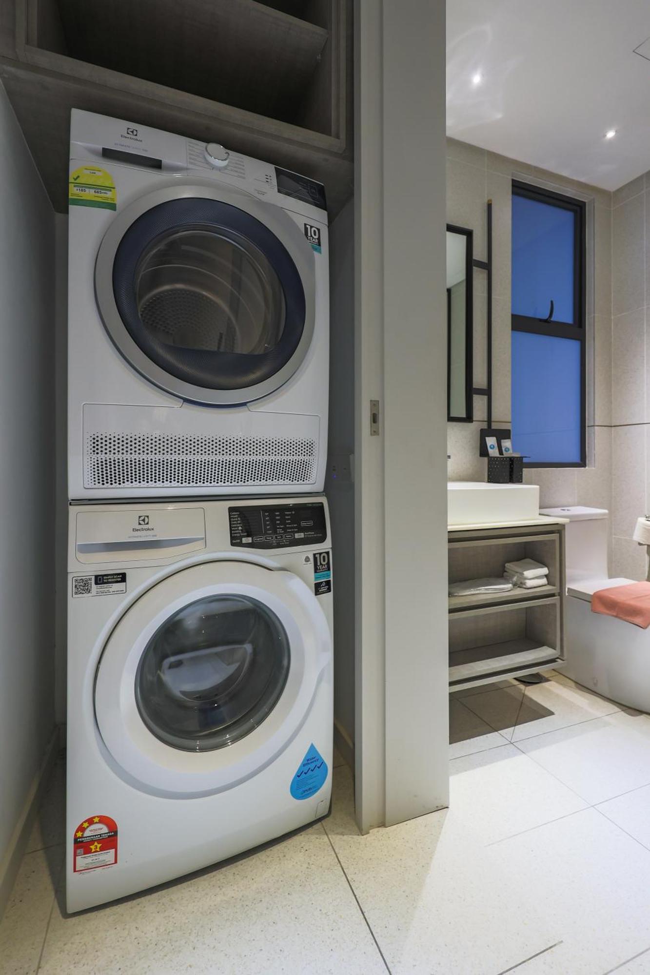 Ferienwohnung Millerz Square By Mykey Kuala Lumpur Exterior foto A stacked washer and dryer