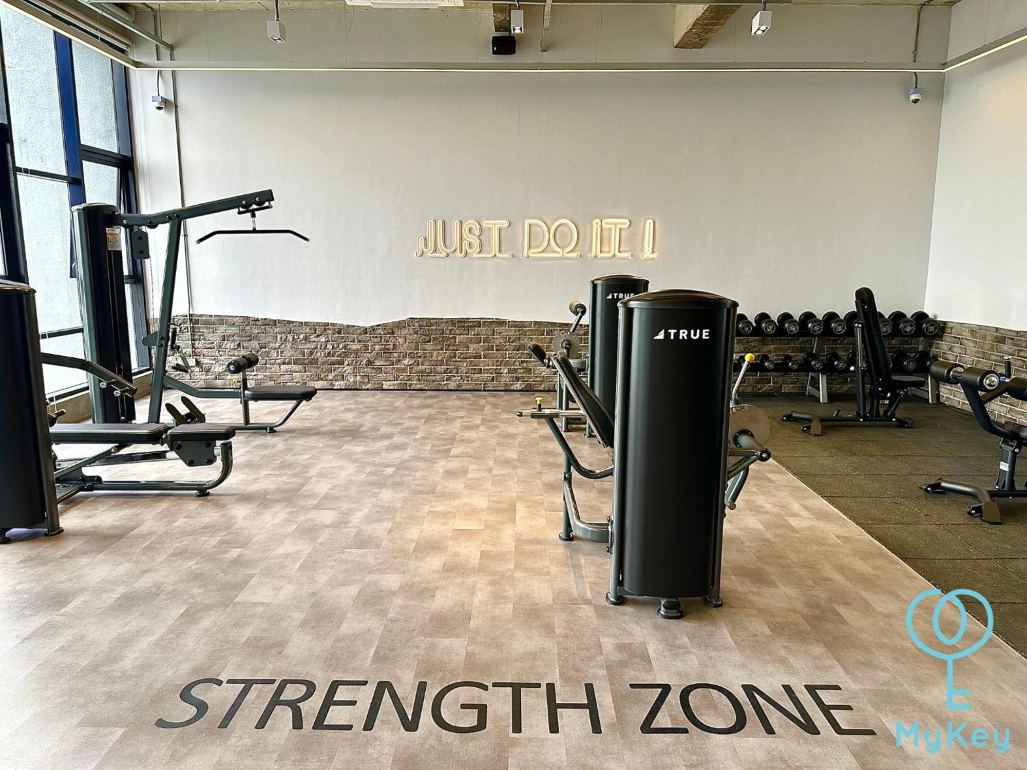 Ferienwohnung Millerz Square By Mykey Kuala Lumpur Exterior foto Strength Zone
